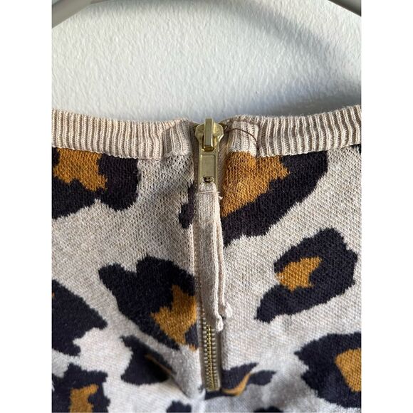 H&M Womens XS Zip Back Leopard Print Crew Neck Pullover Sweater Cheetah - Picture 3 of 4
